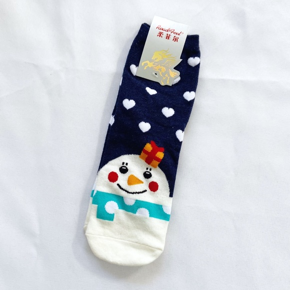 Snowman & Hearts Winter Holiday Multi-colored Cute Socks NWT - Picture 3 of 7